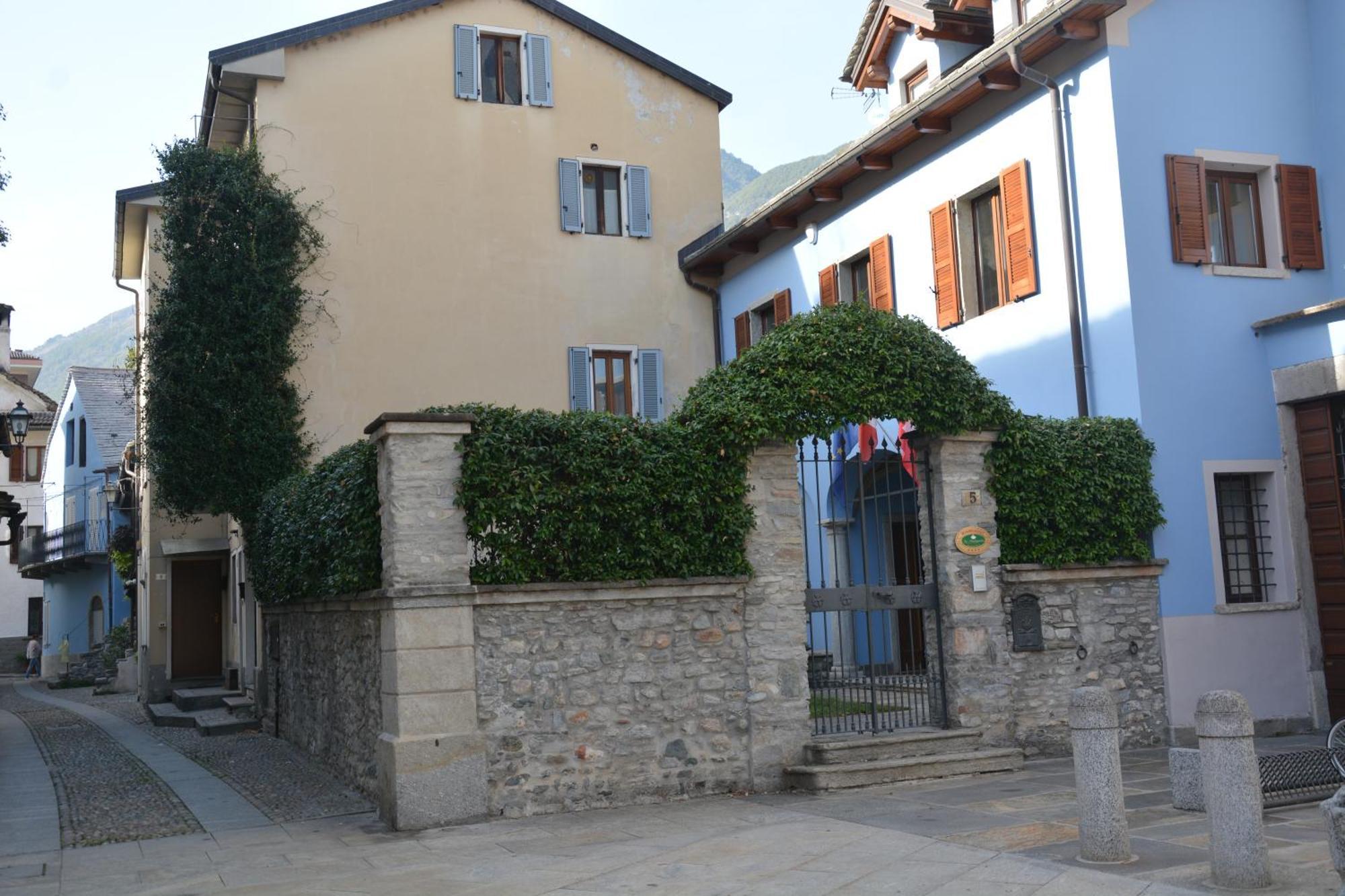 ドモドッソラ La Montagnetta Bed & Breakfast エクステリア 写真